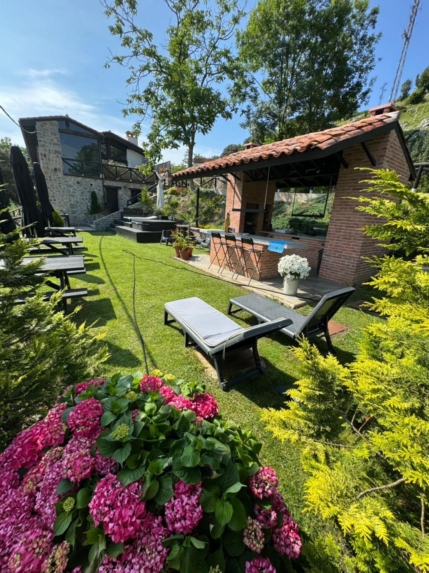 Apartamentos Picabel Onís 外观 照片